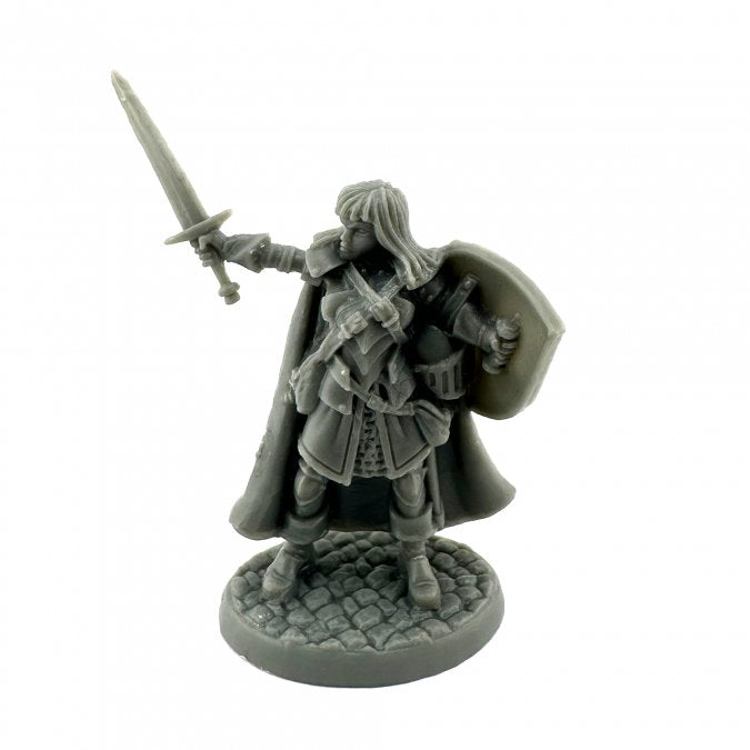 Reaper 20327 CAERINDRA THISTLEMOOR, FEMALE FIGHTER | GrognardGamesBatavia