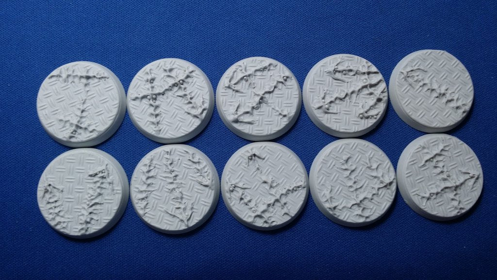 Elrik's Hobbies: Chaos Diamond Plate Round 32mm | GrognardGamesBatavia