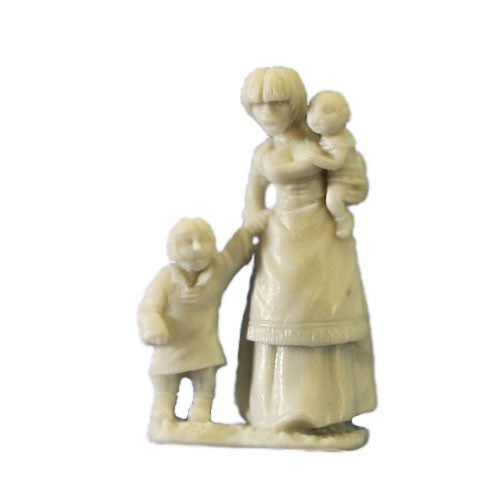 Bones 77087 Townsfolk Mom & Kids | GrognardGamesBatavia